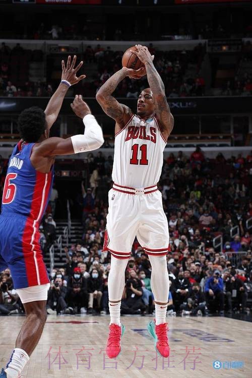 中投之王！德罗赞半场6中6，罚球1中1得到13分2助攻